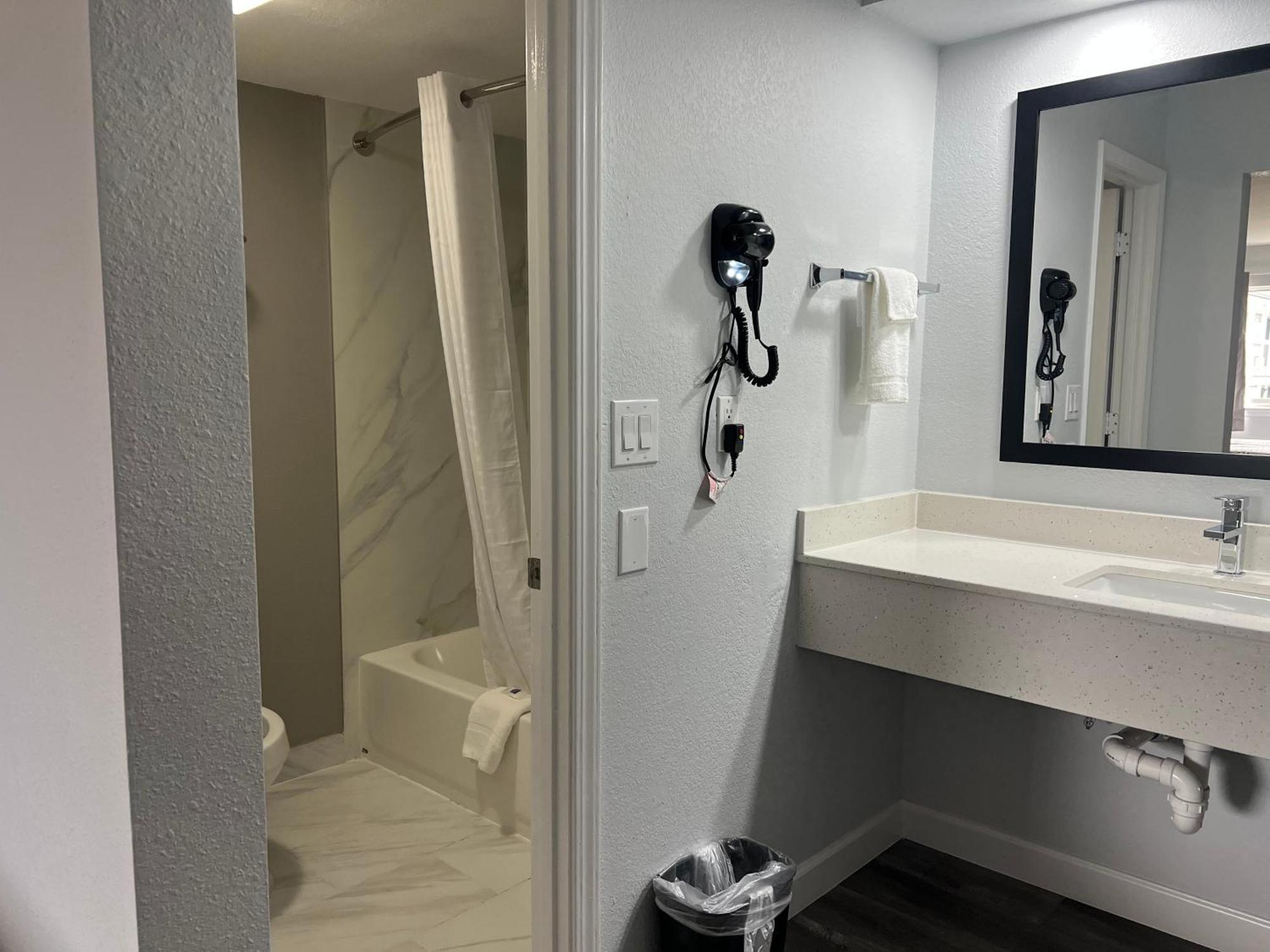 Hotel 6 Ok